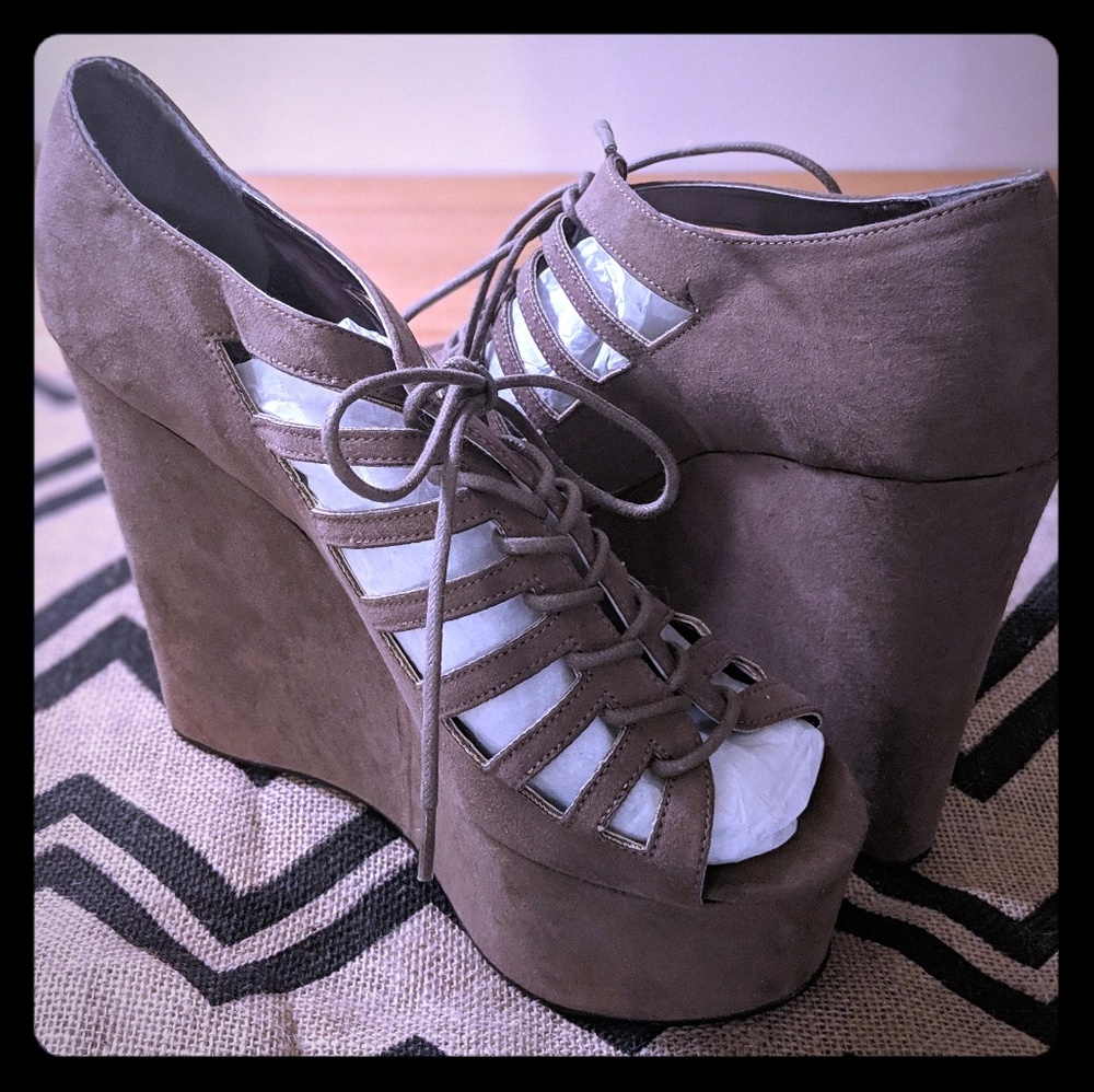 C-label wedges  nwot